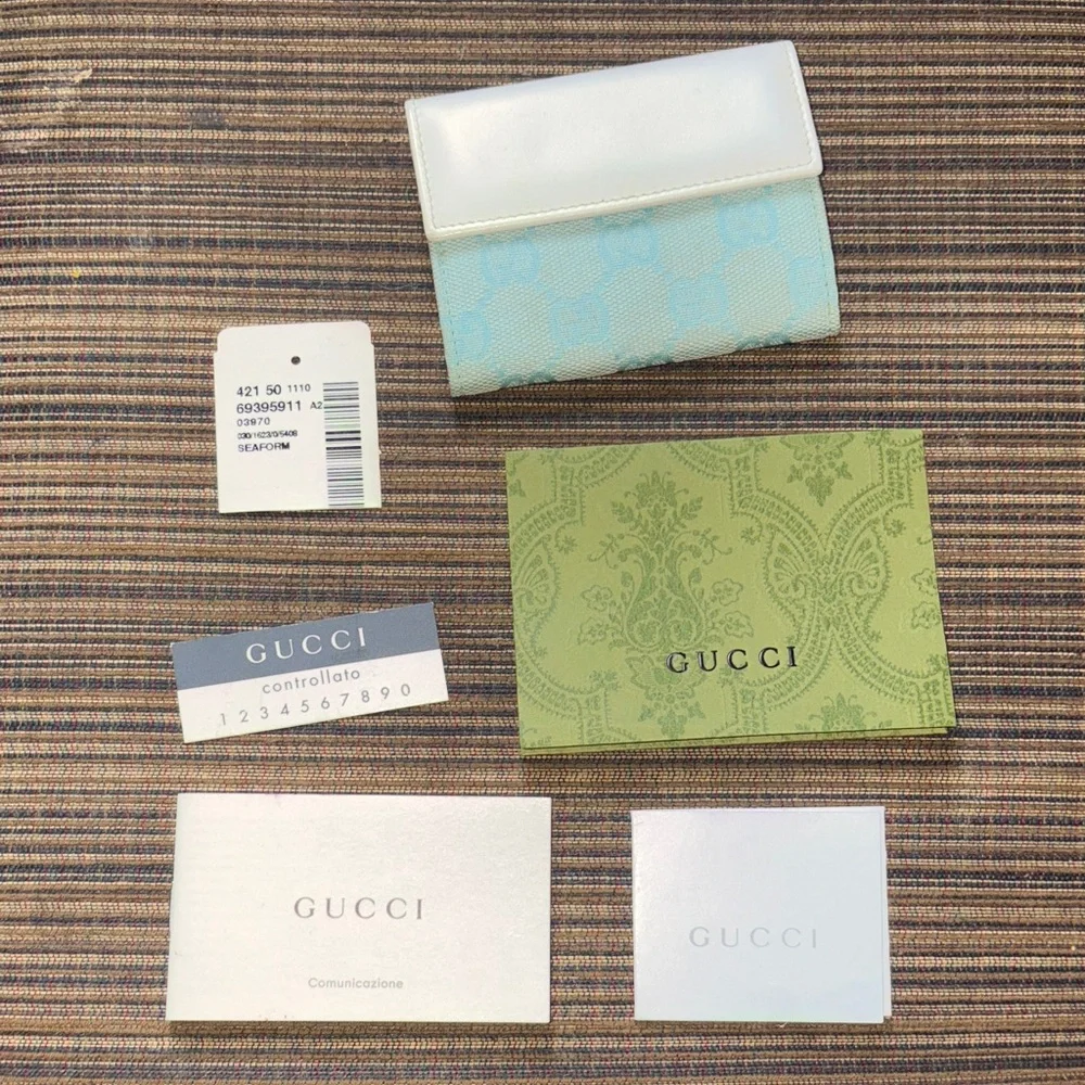 Gucci White and Light Blue Wallet - Picture 1 of 6